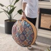 Serenon Mosaic Harmony Yuvarlak Yer Minderi – Renkli Mozaik Desenli & Turuncu Kenarlı Serenon Mosaic Harmony Yuvarlak Yer Minderi – Renkli Mozaik Desenli & Turuncu Kenarlı