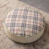 Serenon London Check Yuvarlak Yer Minderi – Ekose Desen & Yeşil Biye Detaylı Serenon London Check Yuvarlak Yer Minderi – Ekose Desen & Yeşil Biye Detaylı